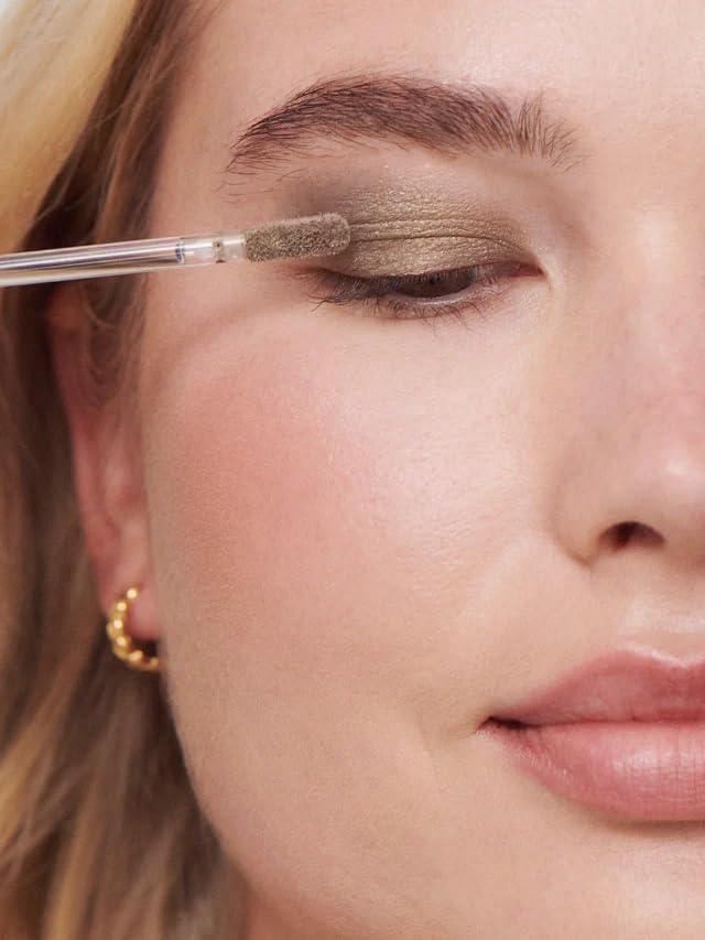 ILIA - Chromatic Liquid Powder Eye Tint | Cream-to-Powder Eyeshadow, Smudge-Resistant, Quick-Dry, Weightless, Water-Based | Non-Toxic, Vegan, Cruelty-Free, Clean Makeup (Hatch, 0.12 fl oz | 3.5 ml)