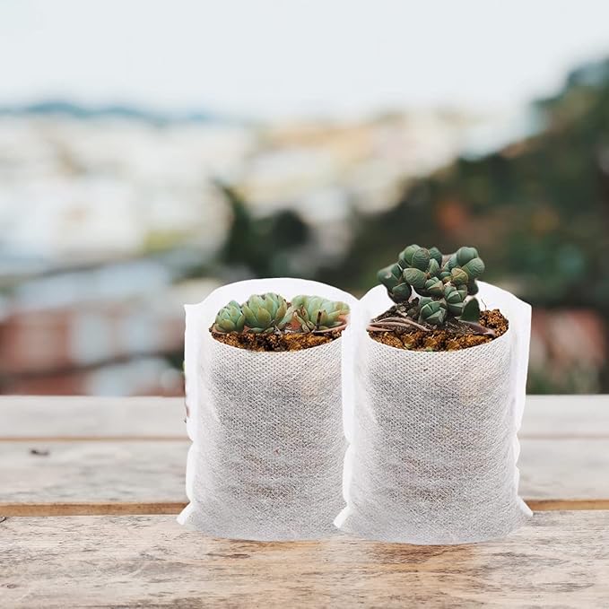 gardtree Small Plant Nursery Bags 3.1" * 3.9" 400PCS, Non-Woven Biodegradable Plant Grow Bags Fabric Seedling Starter Bags for Succulents Vegetable Flower Fruit, Home Garden Supply