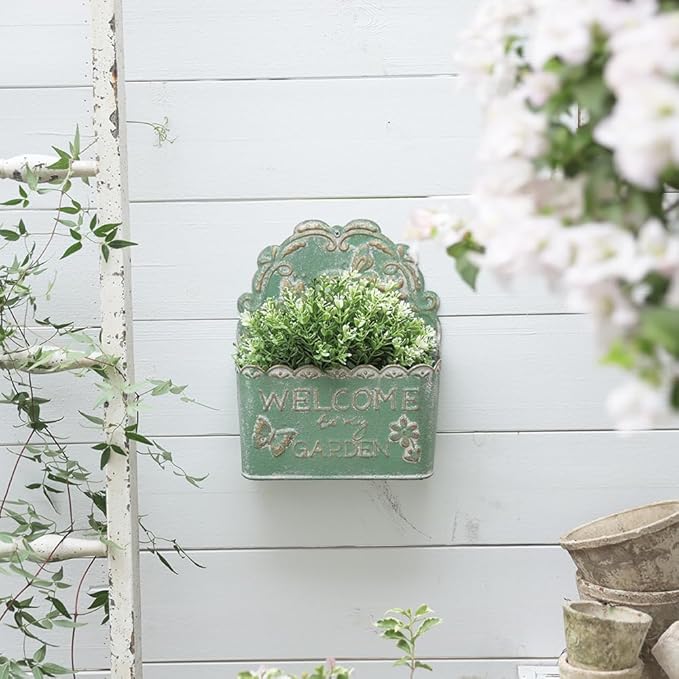 Decorative Hanging Wall Basket Wall Planter for Indoor Planters Shabby Chic Decor Green Wall Planter Holder Metal Hanging Planter Wall Mounted Planter for Farmhouse Garden Wall Decor