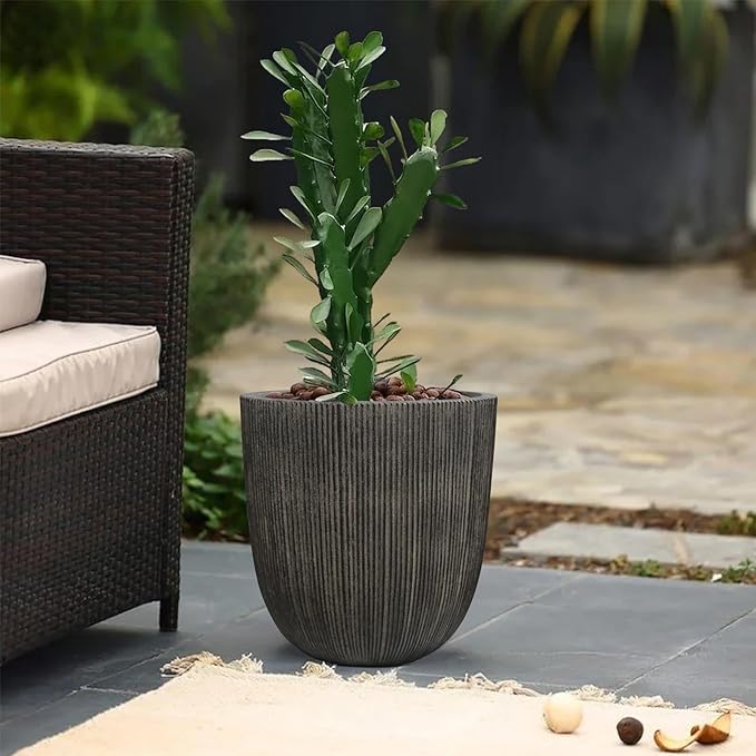 14.8"H Tall Round Plastic Planter for Indoor Outdoor Plants, Large Indoor Outdoor Plant Pots with Drainage Hole and Plug, Flower Pots for Plants, Modern Planter for Home Garden Patio,Vintage Black