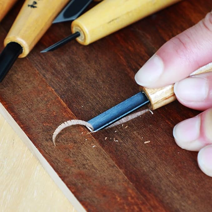 Wazakura Made in Japan Bonsai Chisel Hand V-Parting Carving Tool 0.17 in (4.5 mm) for Jin Shari Making, DIY Woodcarving Knife for Experts and Beginners (V-Parting Triangle Shape 4.5 mm)