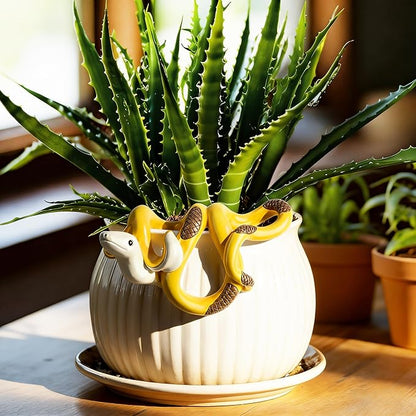Banana Snake Figurine Plant Pot Hugger Resin Miniature Hanging Realistic Banana Snake Statues Plant Decorations Gifts for Outdoor Home Garden Fence Balcony Patio Lawn Yard Ornaments