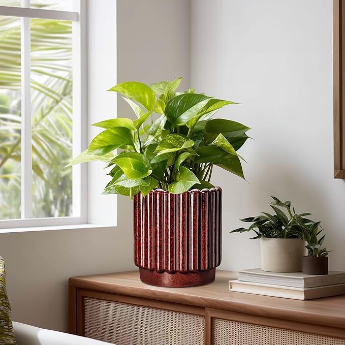 Ceramic Pots for Plants - 7.6 Inch Indoor Planter, Decorative Plant Pots with Drainage Hole, Fluted Ceramic Flower Pots, Round Planter Outdoor, Patio Decor, Gifts for Plant Lovers, Red