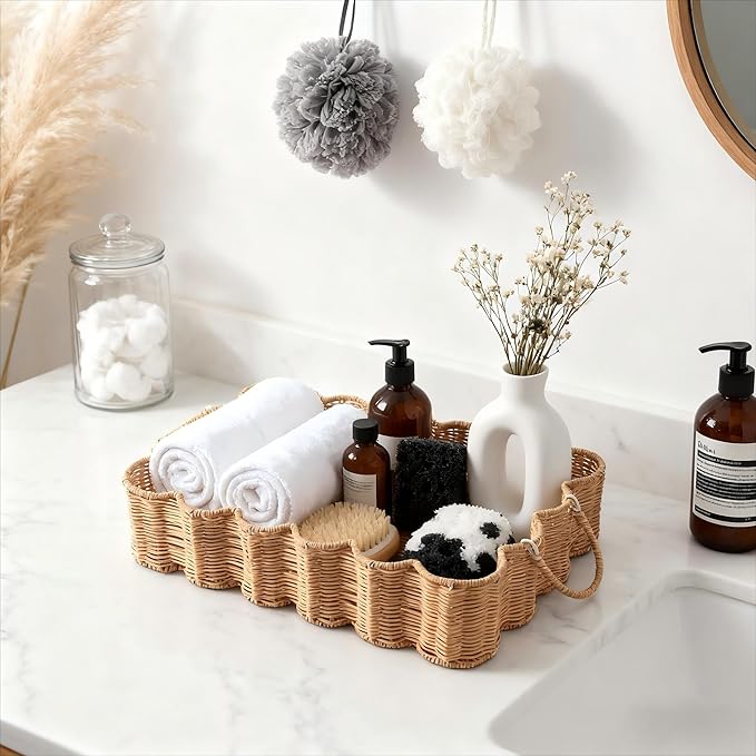 Scalloped Rattan Tray Basket,17"*12"*4" Super Hard Rectangle Hand Woven Wicker Serving Tray with Handles, Seagrass Decoratve Tray for Coffee Table (Rattan-Cream Color-17 * 12 * 4")