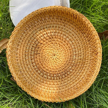Small Round Display Basket for Entryway Hand Woven Wicker Rattan healthy environmental Vine Storage Organizer Cane Decorative Tray for Keys Wallet Phone remote control Fruit Candy Cake Food (2pcs)