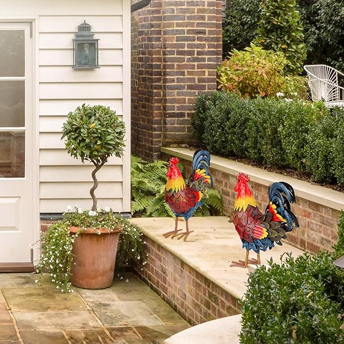 Metal Rooster Statues, Garden Chicken Decorations, Outdoor Chicken Sculptures, Metal Yard Rooster Artwork for Yard Farm Patio Lawn Porch Kitchen Decoration (Red)