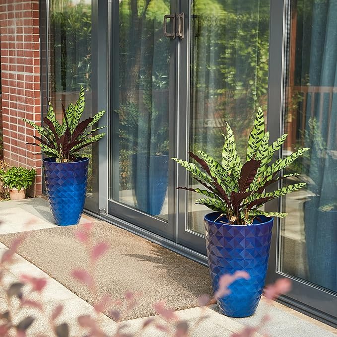 Glitzhome 19.75"H Tall Planters for Outdoor Plant,Tall Outdoor Planters with Drainage Holes,Faux Ceramic Diamond Textured,Large Gradient Cobalt Blue Planter Garden Flower Pots for Porch,Patio,Set of 2