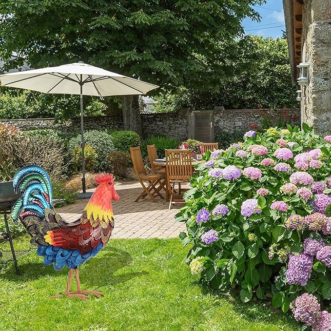 Metal Rooster Statues, Garden Chicken Decorations, Outdoor Chicken Sculptures, Metal Yard Rooster Artwork for Yard Farm Patio Lawn Porch Kitchen Decoration (Brown-Blue)