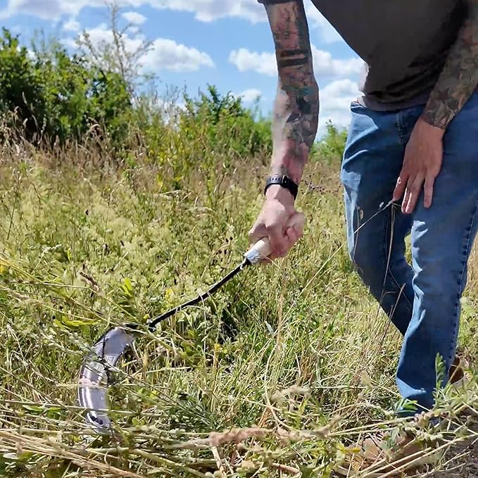 Spear & Jackson Little Giant Scythette Grass Hook, Heavy Duty Garden Tool, Sharp Curved Blade, Wooden Handle, Cut and Clear Grass Weeds and Overgrowth